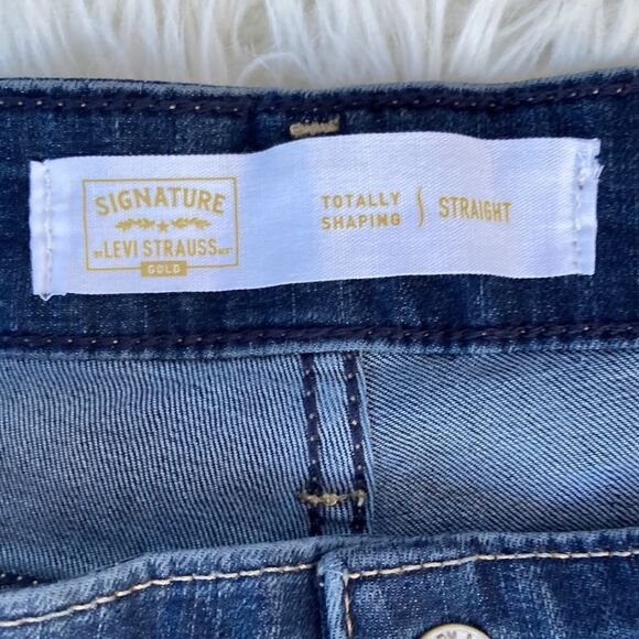 New Signature Levi’s Mid-Rise Totally Shaping Five Pocket Jeans Size 26S - Picture 8 of 12